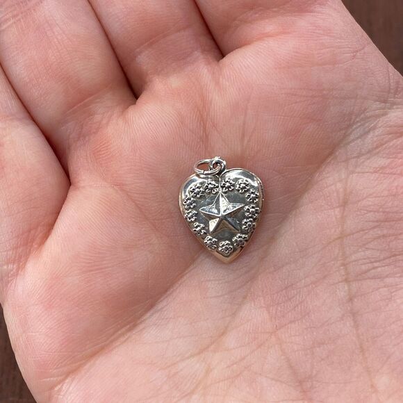 Vintage 925 Sterling Silver Puffy Heart Star with Flower Border Bracelet Charm - Picture 1 of 3